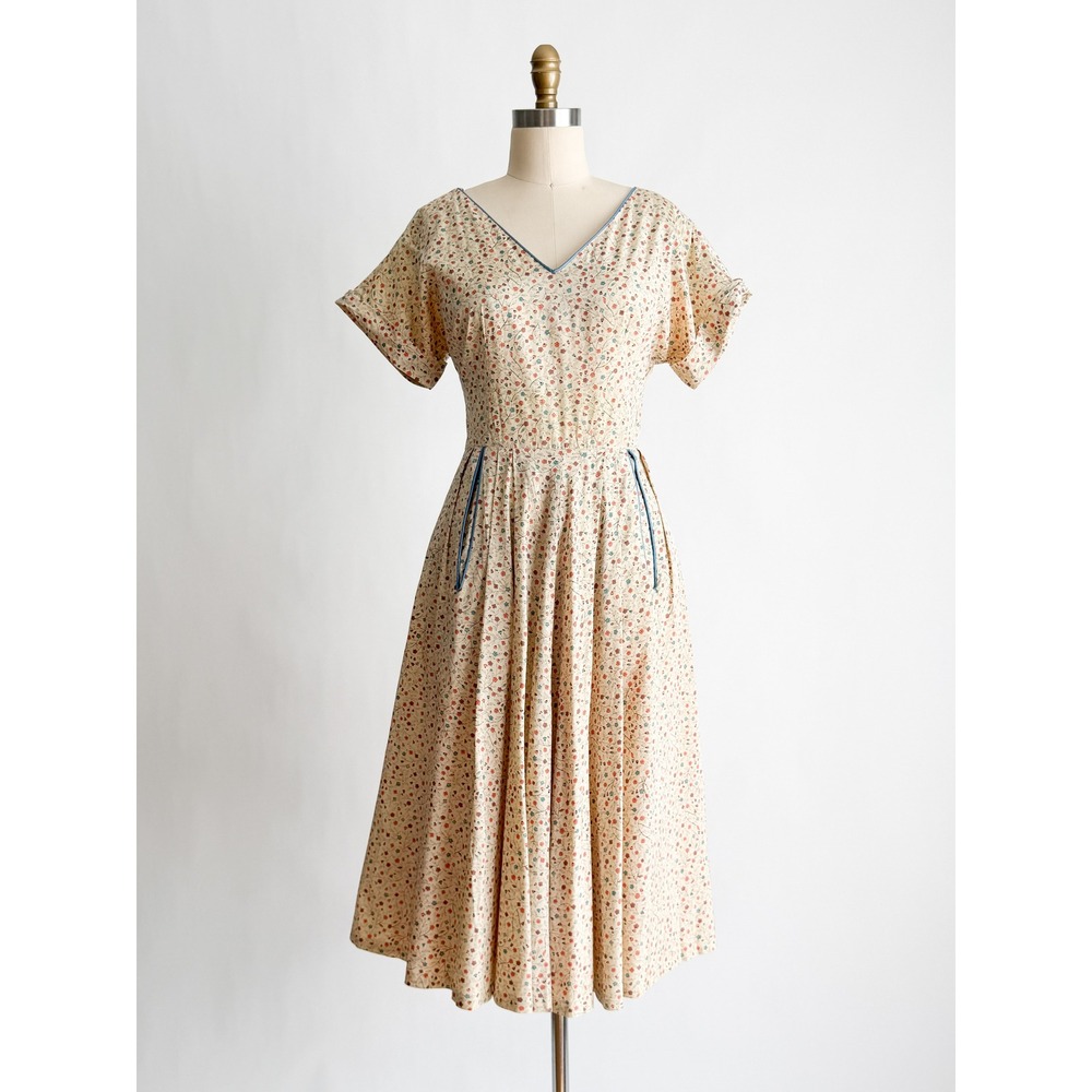 Vintage 1950s Floral Day Dress Rockabilly Pleated Pocket S Cream Blue Cotton
